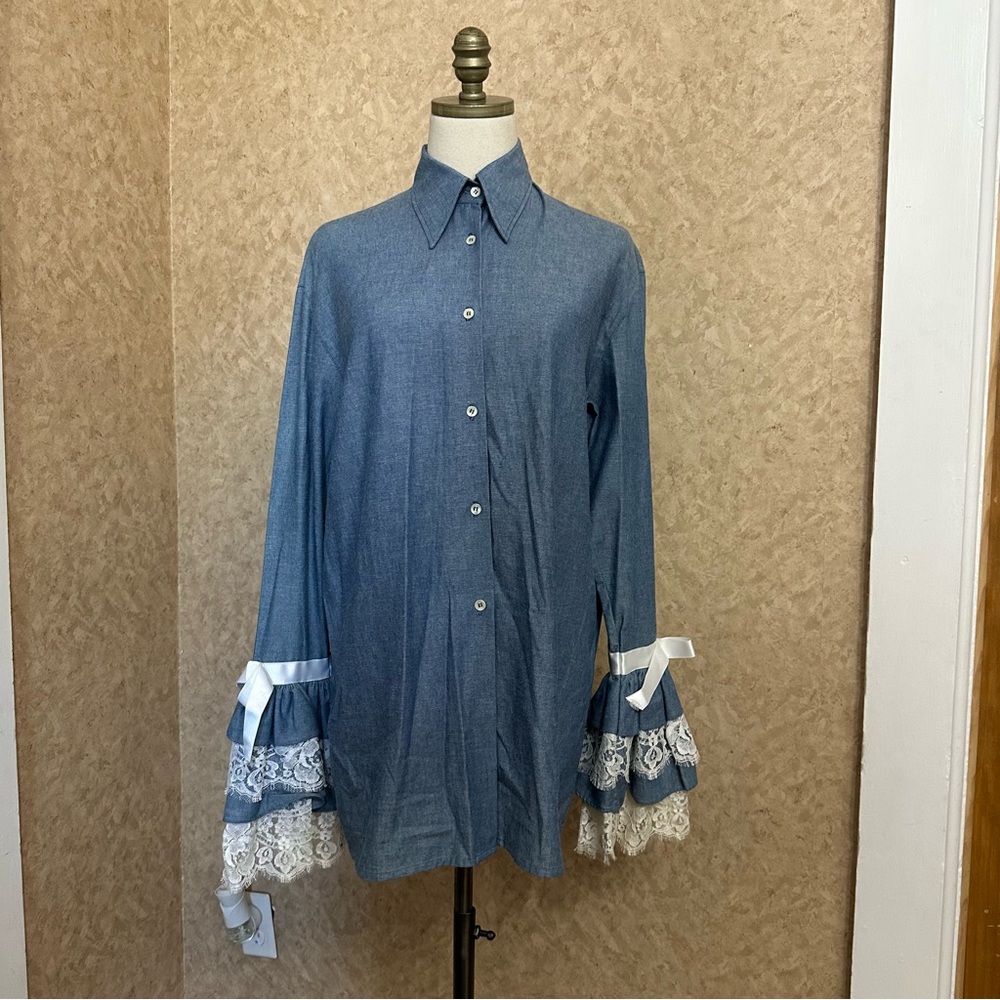 VTG 80s 90s Blue & White Lace Trim Bell Sleeve Button Up Long Sleeve Blouse